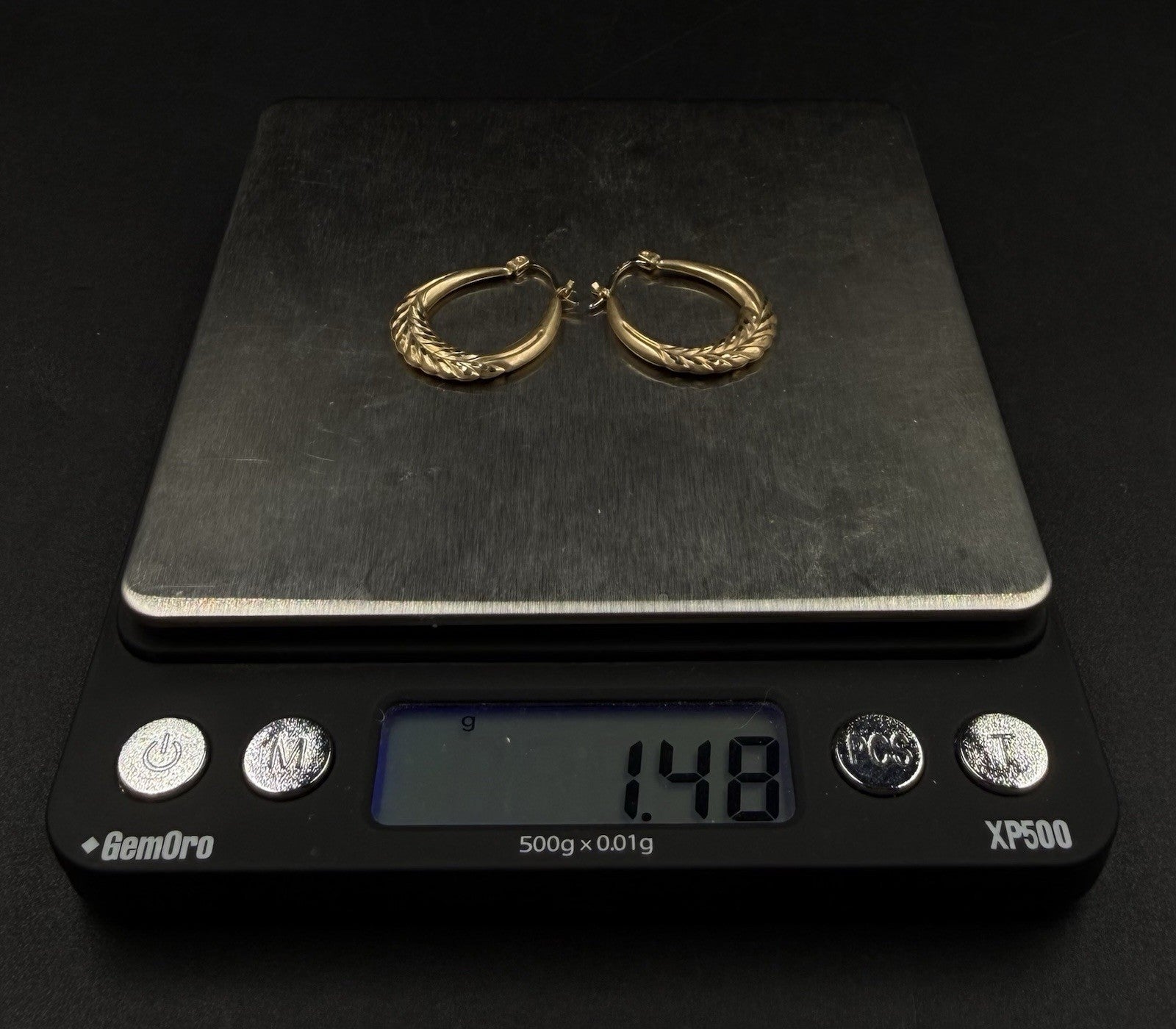 .81” 10K Hollow Yellow Gold Diamond Cut Hoop Earrings | 1.48g | 2.3mm Thick |