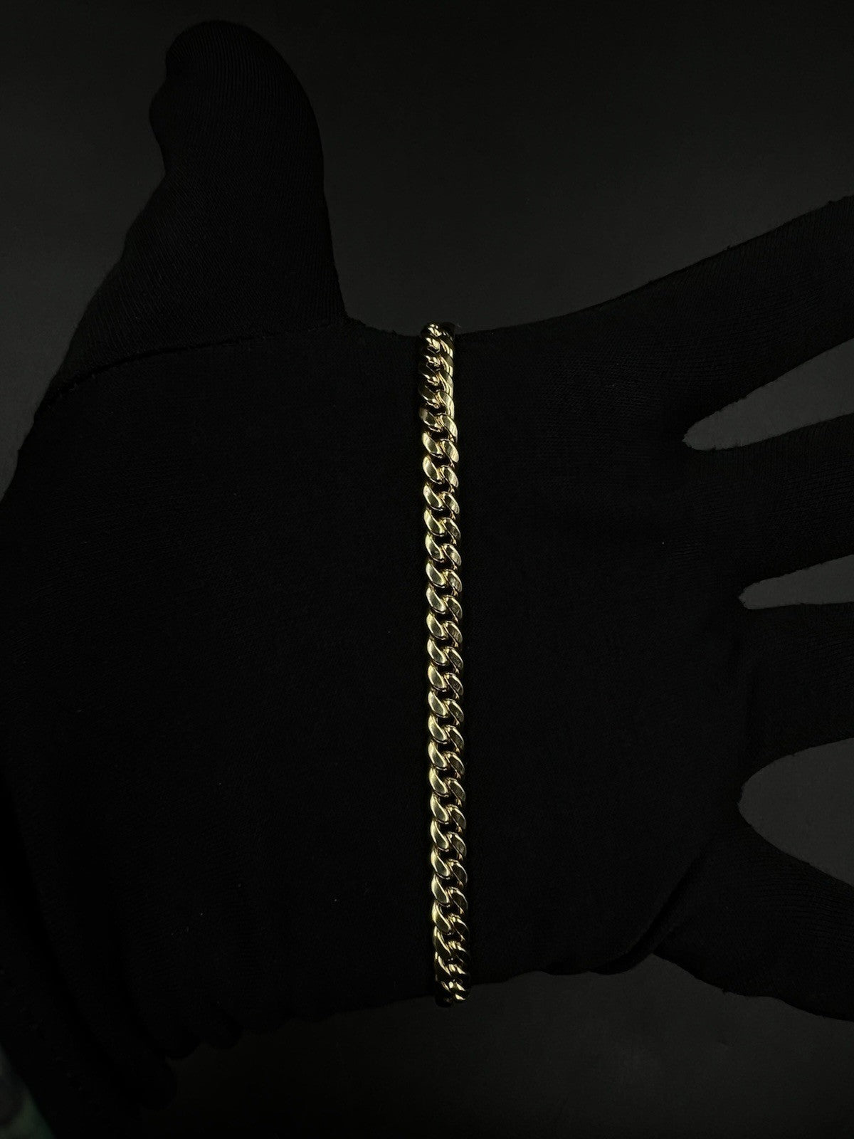 8” 14K Hollow Yellow Gold Miami Cuban Bracelet | 7.64g | 5.3mm | Italy | Lobster