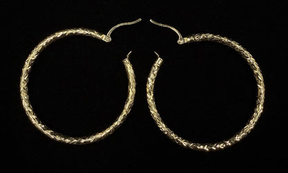 1.61” 14K Hollow Yellow Gold Diamond-Cut Hoop Earrings | 2.89g | 3mm Thick |