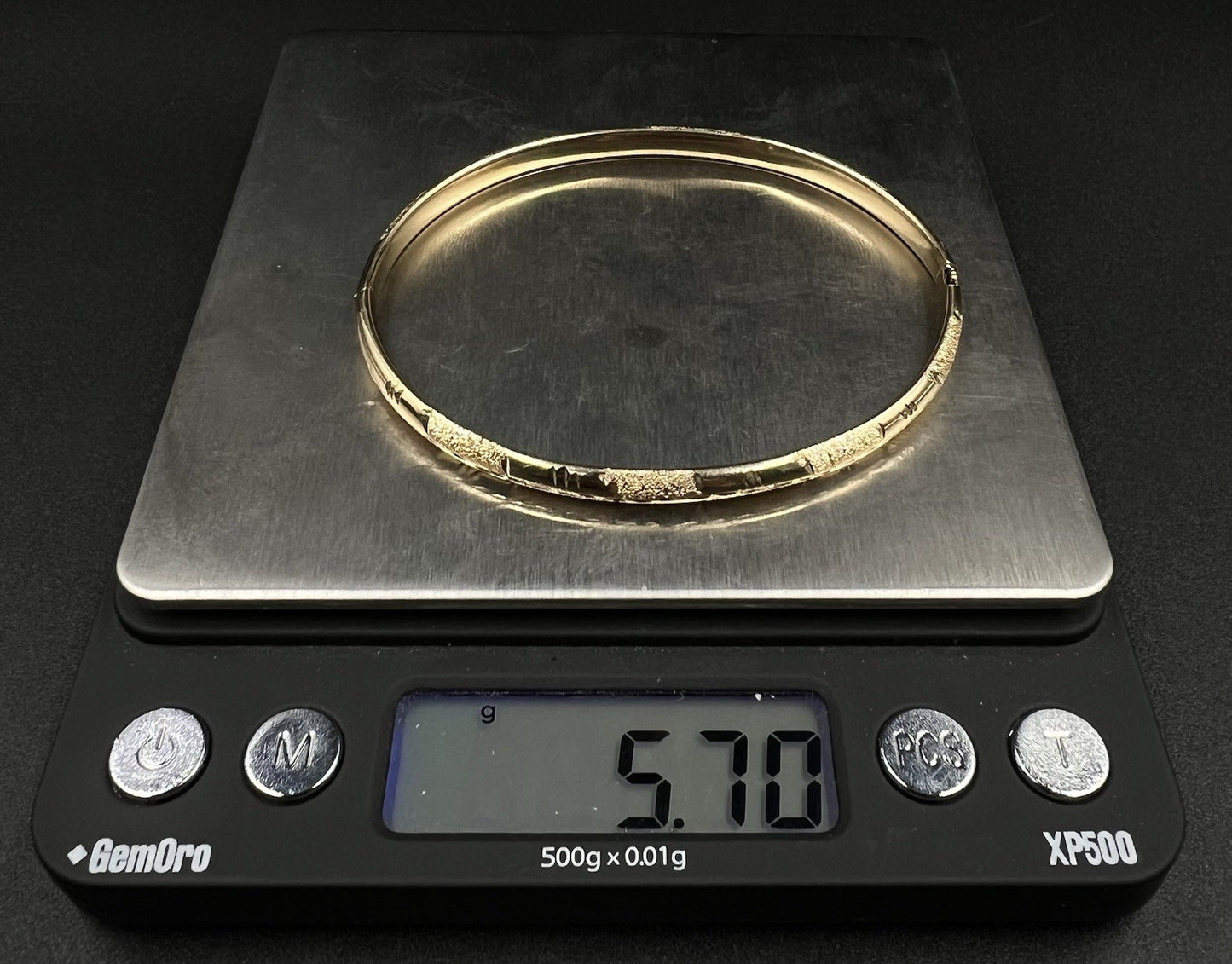 7.25” 14K Hollow Yellow Gold Diamond Cut Bangle Bracelet | 5.70g | 4.7MM | Box |