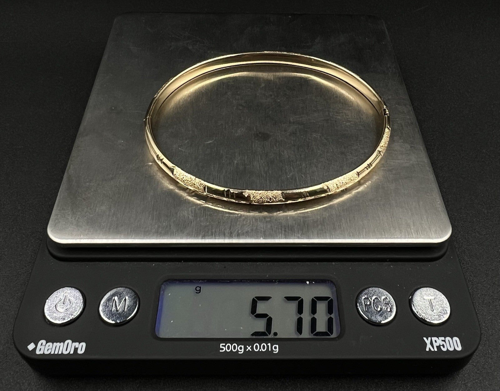 7.25” 14K Hollow Yellow Gold Diamond Cut Bangle Bracelet | 5.70g | 4.7MM | Box |